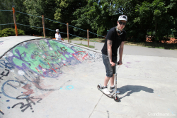 Skinny-grandma-fucks-in-public-skate-park