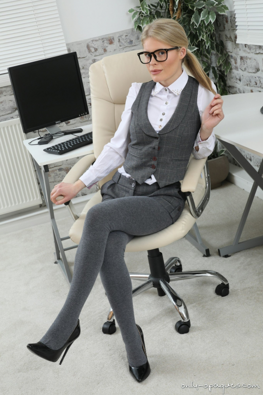 Secretary Shorts Gray Tights