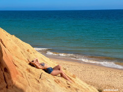 Hot-girl-on-the-beach