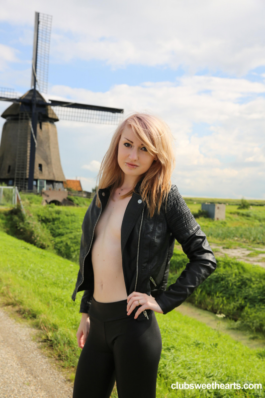 Nude photoshoot in Stompetoren