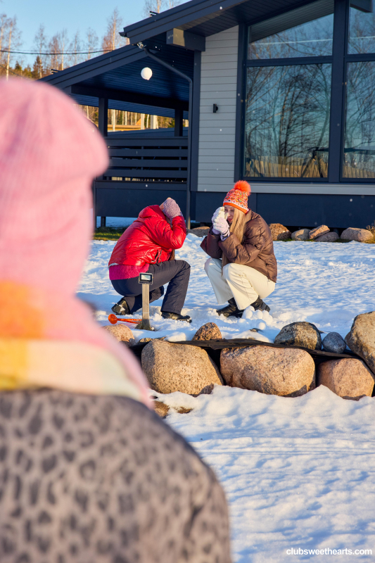 Playful lesbians love winter