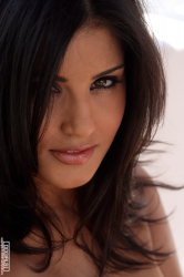 Sunny-Leone