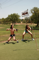 Topless-Golfing