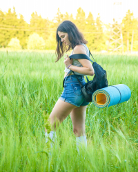 Discovering nature through her fingertips