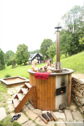 Austrian-hot-tub-sex